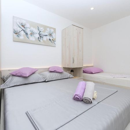 Apartmants Sestic Tučepi Buitenkant foto