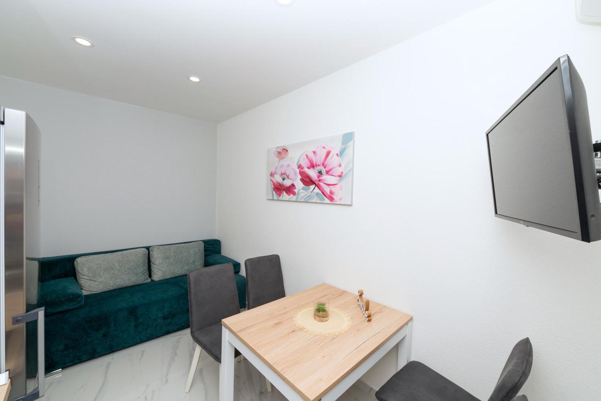 Apartmants Sestic Tučepi Buitenkant foto